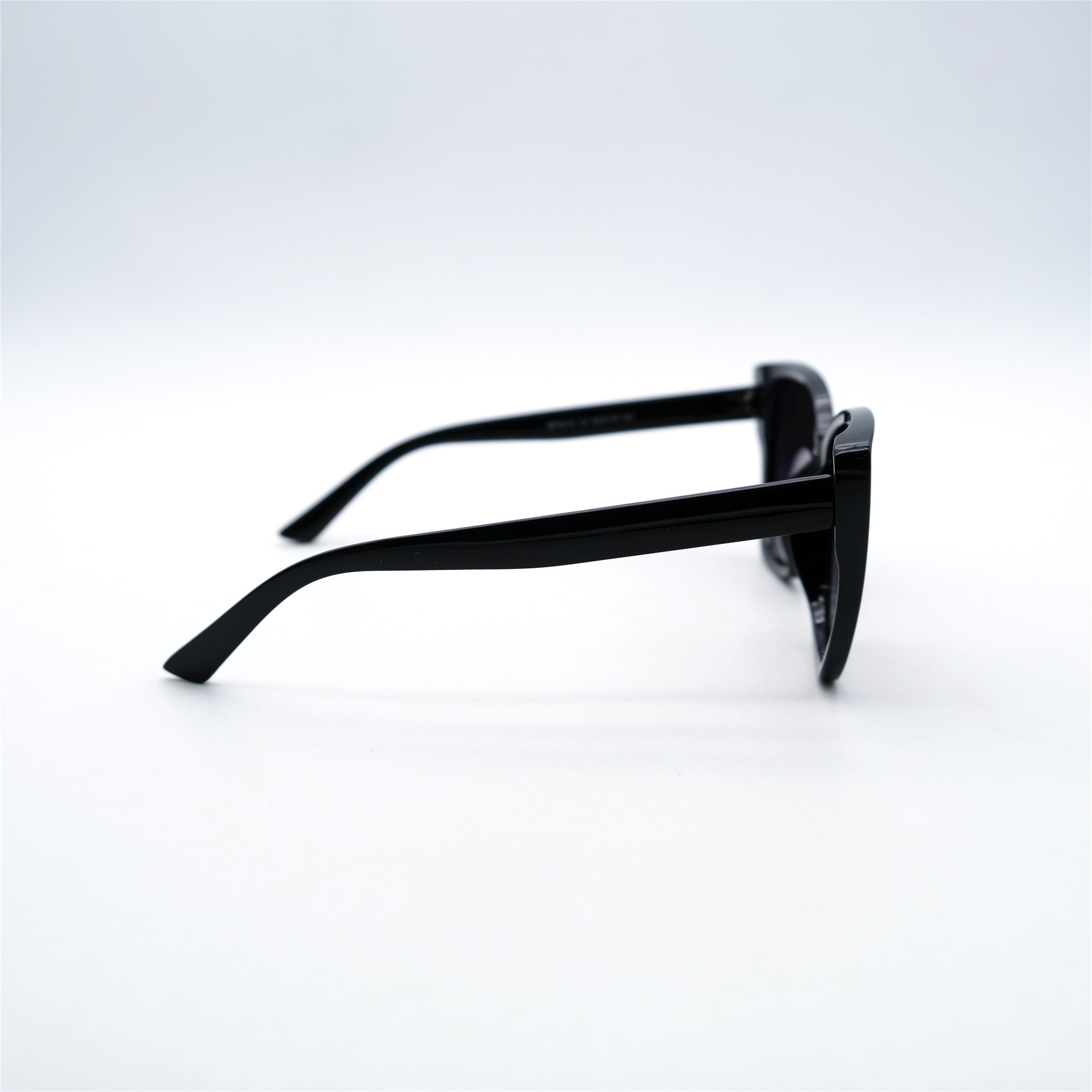  Солнцезащитные очки картинка Женские Barletta Polarized Круглые BP3019-3 